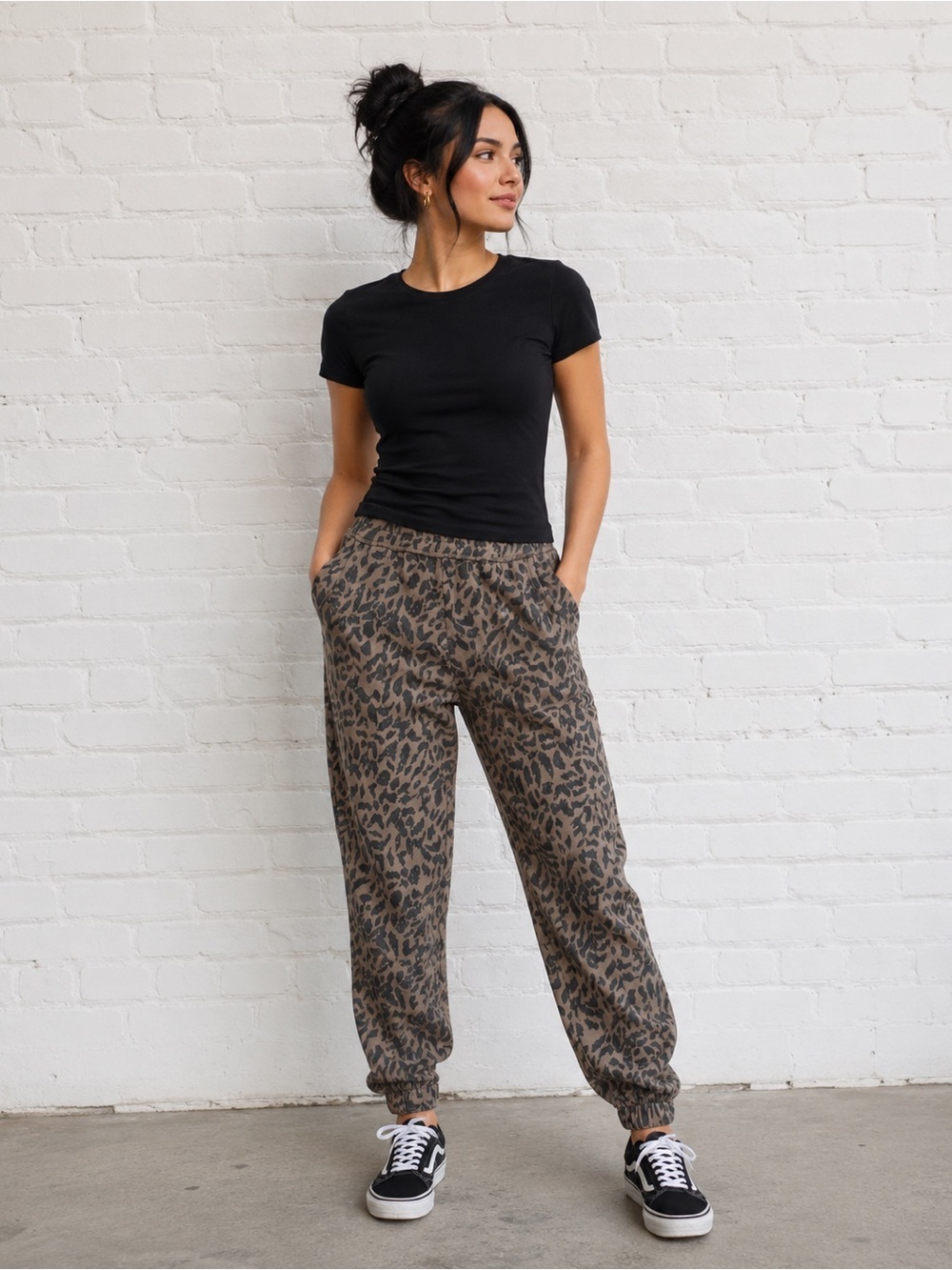 NWT Pistola Leopard Print Jogger Sweatpants Women’s Elastic Waist size large